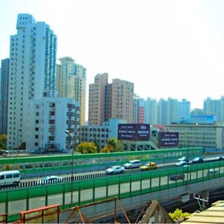 7Days Inn Shanghai Caobao Road Metro Station Eksteriør billede